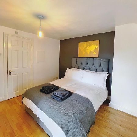 Lovely 2-Bedroom Serviced Apartment Greater Londen Buitenkant foto