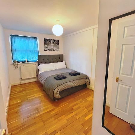 Lovely 2-Bedroom Serviced Apartment Greater Londen Buitenkant foto