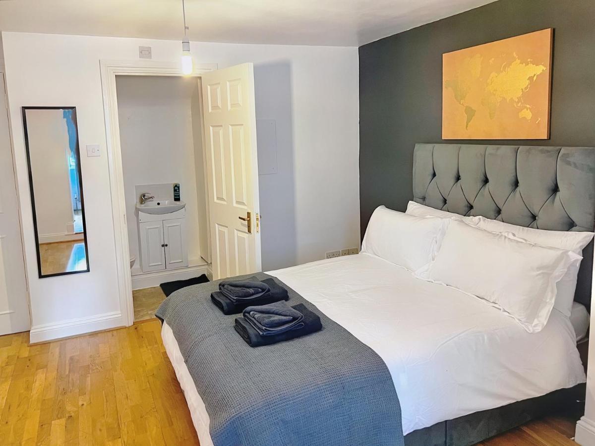 Lovely 2-Bedroom Serviced Apartment Greater Londen Buitenkant foto