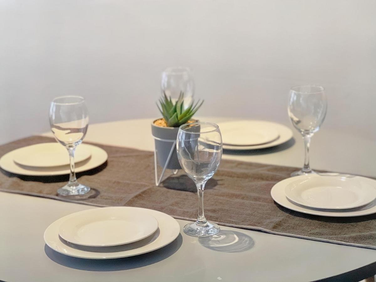 Lovely 2-Bedroom Serviced Apartment Greater Londen Buitenkant foto